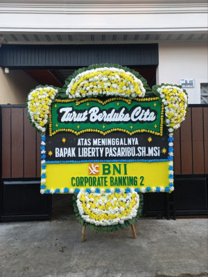 Papan Bunga Duka di Tirtonirmolo